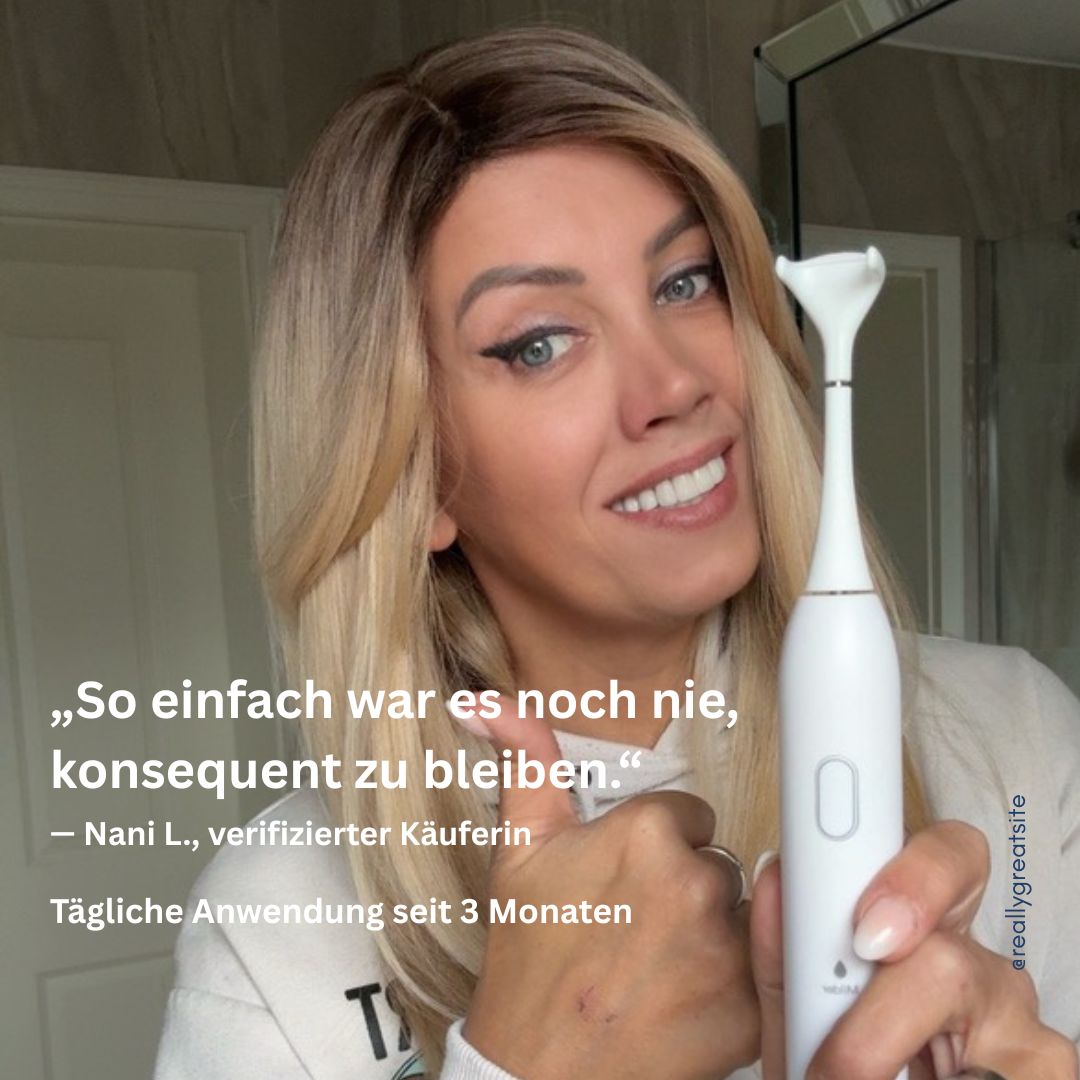 Anwenderin nutzt clenzii elektrische Zahnseide in Weiss im Badezimmer