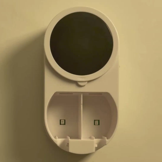 Anwendung der clenzii CleanStation mit berührungsloser Sensoraktivierung